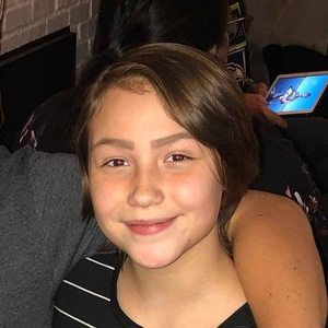 Meet your Posher, Chloe